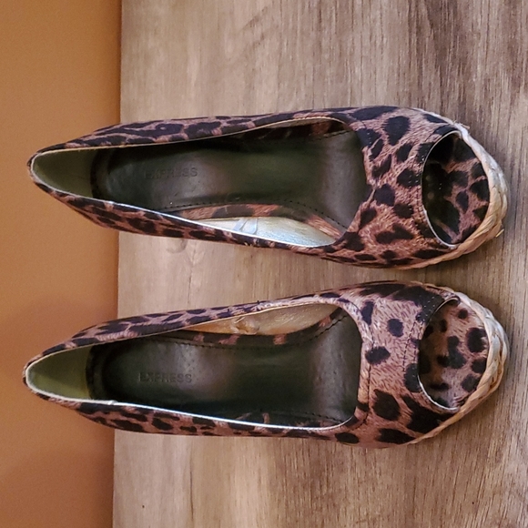 Express Wedges - Picture 2 of 8